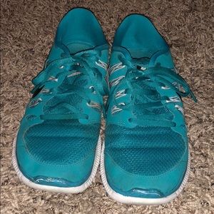 Size 9 nike free gym shoes